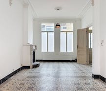 Woning met 4 slaapkamers en zonnige stadskoer te Roeselare