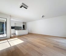 Brussels, sunny 2 bedroom apartment of 120m² + poss parking.