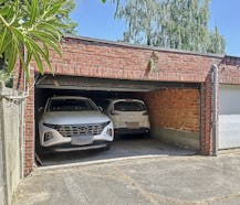 Ruime garagebox te huur op de Rietschoorvelden in Merksem !