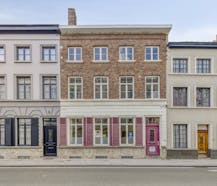 Kantoorgebouw van ca. 320 m² te koop in centrum Kortrijk