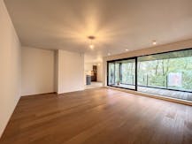 Appartement met twee slaapkamers en terras te huur.