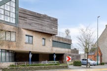 Appartement met drie slaapkamers en garage te koop!