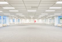 Kantoren (377-1460 m²) in bedrijvencomplex te Gent