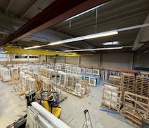 Magazijn (ca. 995 m²) met rolbrug en kantoren te huur Zulte