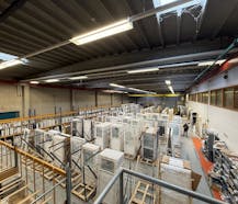 Magazijn (ca. 995 m²) met rolbrug en kantoren te huur Zulte
