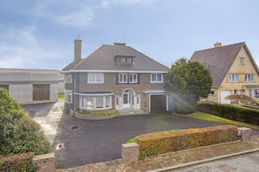 Ruime woning met loods op 2.127m² te Lo-Reninge.