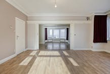 Ruime woning met loods op 2.127m² te Lo-Reninge.