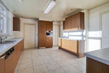 Ruime woning met loods op 2.127m² te Lo-Reninge.