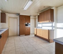 Ruime woning met loods op 2.127m² te Lo-Reninge.