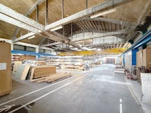 Magazijn (ca. 1010 m²) met optioneel kantoor te huur Evergem