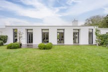 Architecturale patiowoning met tijdloze klasse