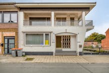 Riante woning met ontwikkelingspotentieel in Eisden te koop