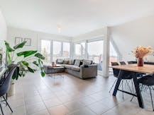 Dakappartement met 2 slaapkamers en terras te Roeselare.