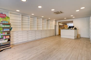 Veelzijdig pand /Opbrengsteigendom in Assebroek