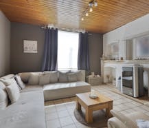 Landelijk gelegen, te renoveren woning met grote tuin.