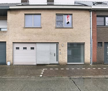 Gezellige woning met 3 slaapkamers en tuin te Roeselare.