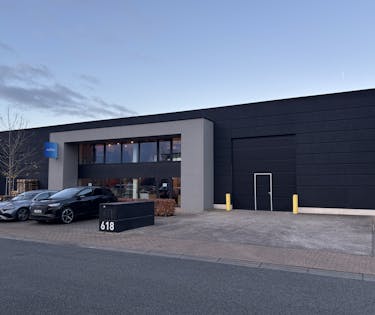 Loods met kantoor te huur nabij afrit E403 Roeselare