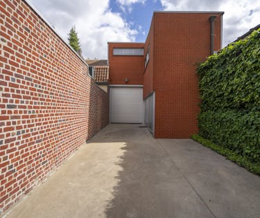 Unieke loftwoning met ruime garage en prachtige tuin