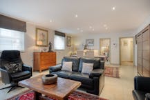 Ruim woonappartement met 3 slaapkamers aan het Begijnhof te koop! 