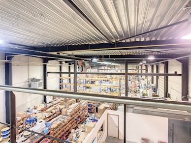 Magazijn met bureel verhuurd Waregem