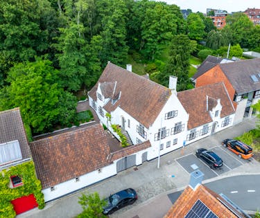 Voormalige dokterswoning met karakter en tal van mogelijkheden
