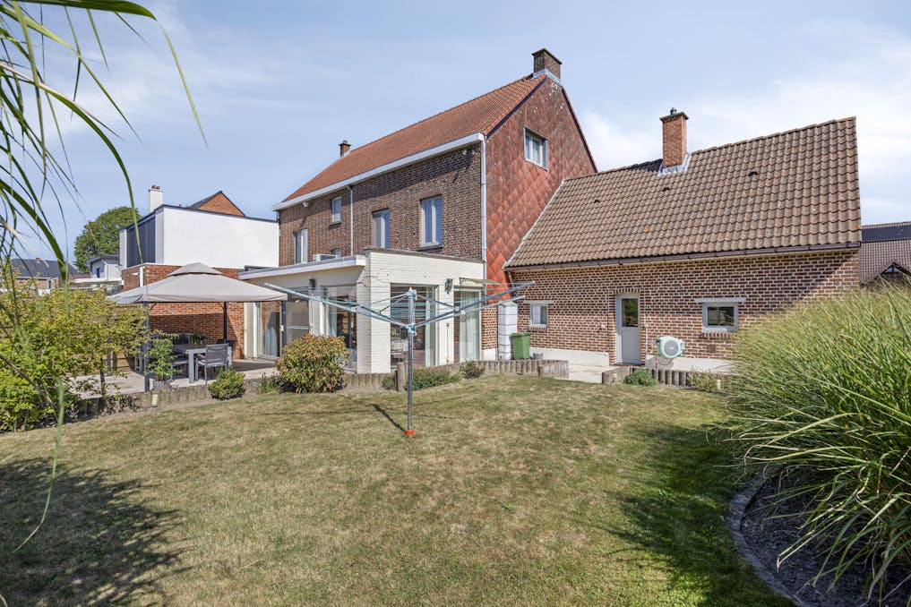 Halfopen gezinswoning in centrum Stevoort met prachtige tuin op 10A87CA
