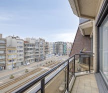 Ruim en lichtrijk appartement met terras op topligging