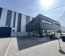 Magazijn (6.515 m²) met kantoren (190 m²) te huur in Boom