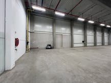 Magazijn (6.515 m²) met kantoren (190 m²) te huur in Boom