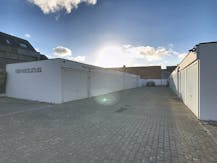 Goedgelegen garagebox op wandelafstand van de Zeedijk!