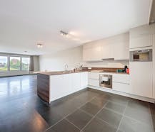 Appartement met 2 slaapkamers en garagebox te huur in Wevelgem