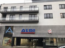 Auderghem : Lot de places de parking + caves