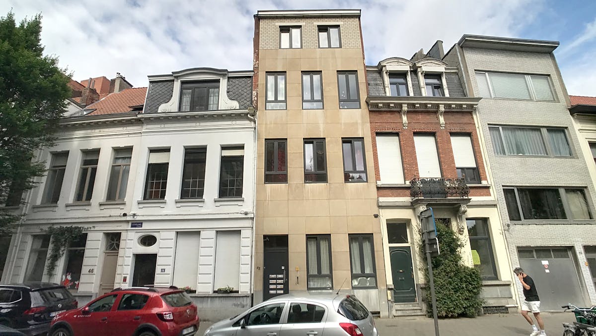 Huis met 8 studio's te koop in Antwerpen