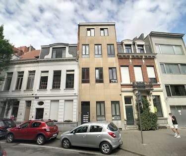 Huis met 8 studio's te koop in Antwerpen