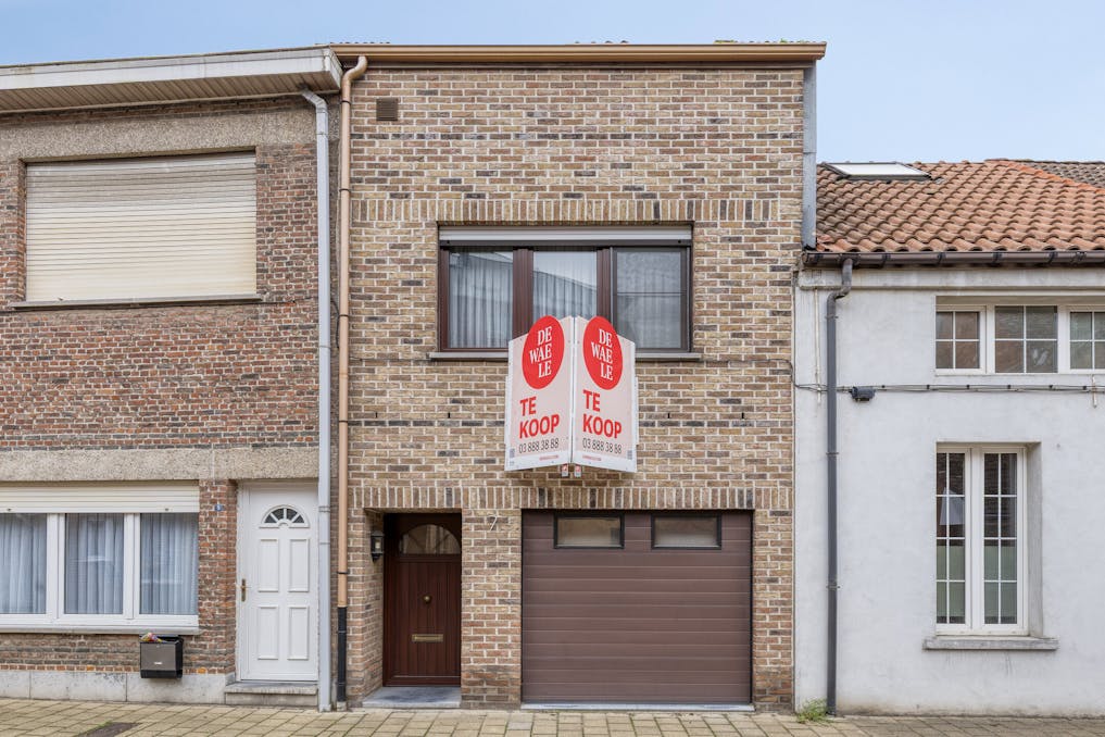 Huis te koop met 2 slaapkamers, terras en inpandige garage