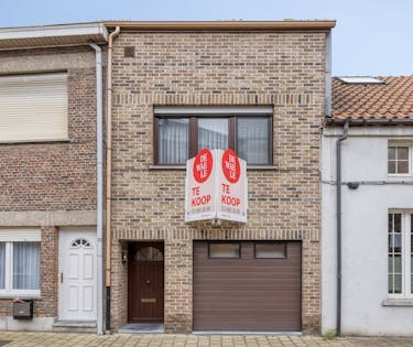 Huis te koop met 2 slaapkamers, terras en inpandige garage