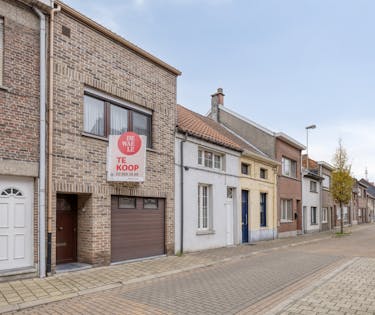 Huis te koop met 2 slaapkamers, terras en inpandige garage