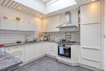 Huis te koop met 2 slaapkamers, terras en inpandige garage