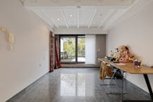 Huis te koop met 2 slaapkamers, terras en inpandige garage