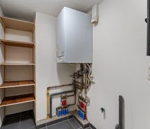Appartement moderne au rez-de-chaussée avec terrasse ensoleillée et place de parking !