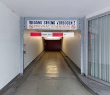 Staanplaats in afgesloten complex te huur te centrum Oostende.