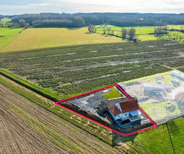 Huis op 1.007 m² te koop in Zillebeke