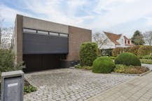 Karaktervolle, architecturale villa te koop in Wevelgem!