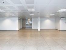 Instapklaar handelspand van ca. 183m² te koop in Roeselare