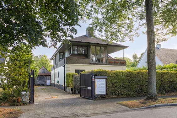 Kantoor met woning te koop Sint-Andries