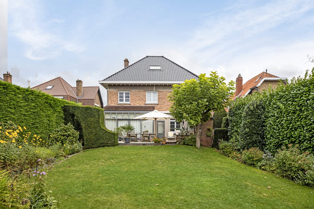 Multifunctionele eigendom te koop op zeer gunstige locatie