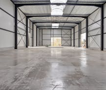 Nieuwbouwmagazijn van ca. 440 m² te huurin Wevelgem