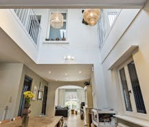 Instapklaar huis met authentieke elementen te koop in Mortsel