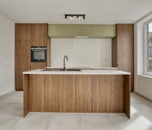 Gerenoveerde duplex met 3 slaapkamers in centrum Veurne.