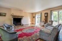 Ruime villa met 7 slaapkamers gelegen in het groen op 13 are